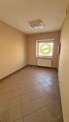 Nieruchomo�ci Bielsko-Bia�a Lokal pod us�ugi medyczne blisko Szpitala Pediatrycznego 