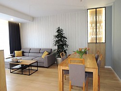 Nieruchomoci Bielsko-Biaa Do sprzedania nowy Lokal mieszkalny 5 pokoi, w zabudowie szeregowej, z garaem, 1 miejscem postojowym i komrk lokatorsk 