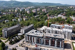 Nieruchomoci Bielsko-Biaa Nowy z adnym widokiem, do wykoczenia, apartament 3 pokojowy, balkon, gara