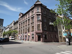 Nieruchomo�ci Bielsko-Bia�a Do sprzedania �adna Kamienica w �cis�ym centrum, w tym 7 mieszka� i 3 lokale
