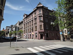 Nieruchomo�ci Bielsko-Bia�a Do sprzedania �adna Kamienica w �cis�ym centrum, w tym 7 mieszka� i 3 lokale