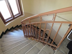 Nieruchomo�ci Bielsko-Bia�a Do sprzedania �adna Kamienica w �cis�ym centrum, w tym 7 mieszka� i 3 lokale